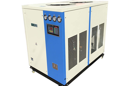 一臺風冷箱式冷水機多少錢？
